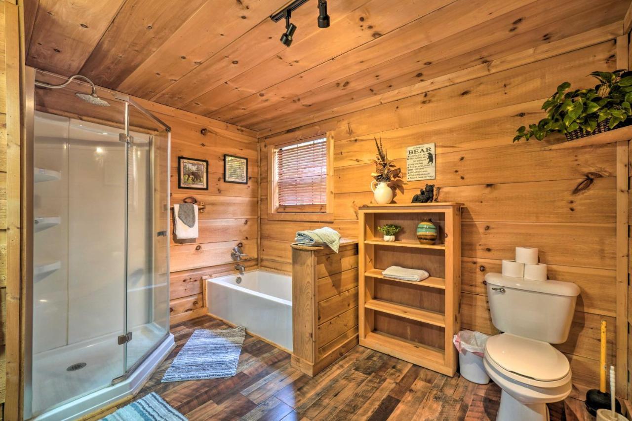 Sevierville Sanctuary Hot Tub, Pool Table And Deck! ภายนอก รูปภาพ