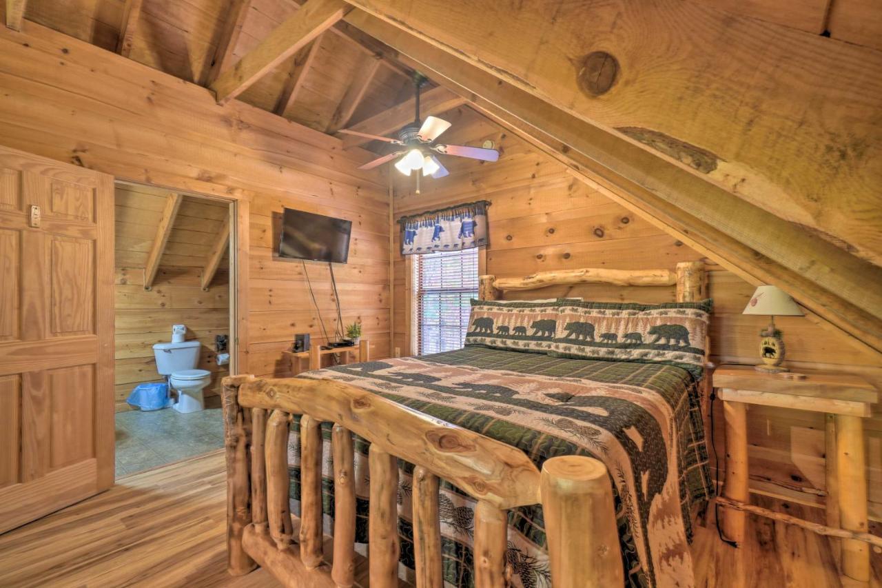 Sevierville Sanctuary Hot Tub, Pool Table And Deck! ภายนอก รูปภาพ