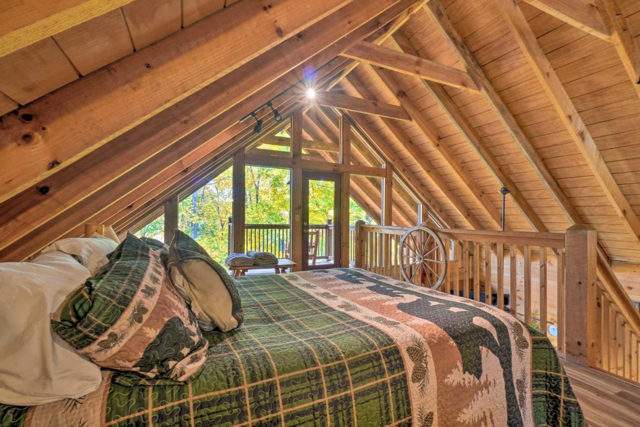 Sevierville Sanctuary Hot Tub, Pool Table And Deck! ภายนอก รูปภาพ