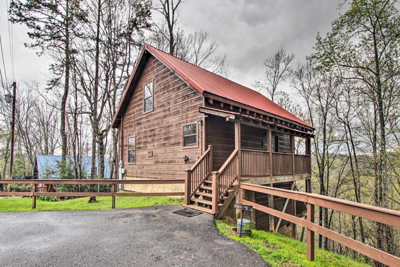 Sevierville Sanctuary Hot Tub, Pool Table And Deck! ภายนอก รูปภาพ