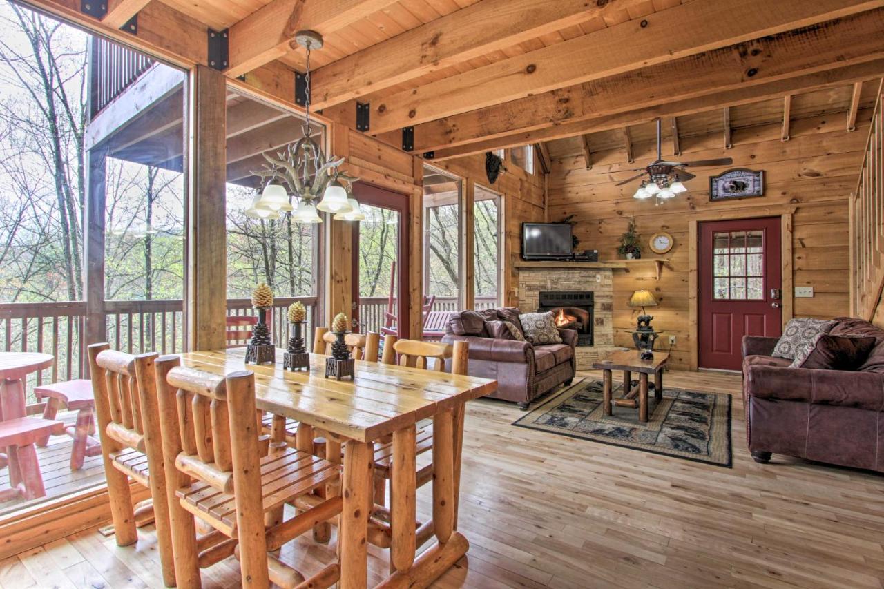 Sevierville Sanctuary Hot Tub, Pool Table And Deck! ภายนอก รูปภาพ