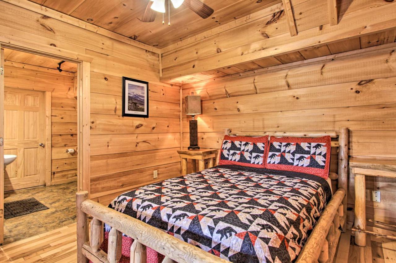 Sevierville Sanctuary Hot Tub, Pool Table And Deck! ภายนอก รูปภาพ