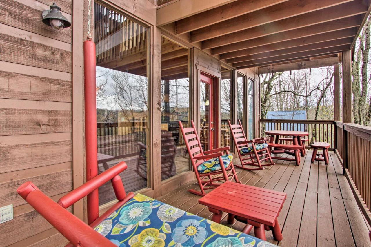 Sevierville Sanctuary Hot Tub, Pool Table And Deck! ภายนอก รูปภาพ