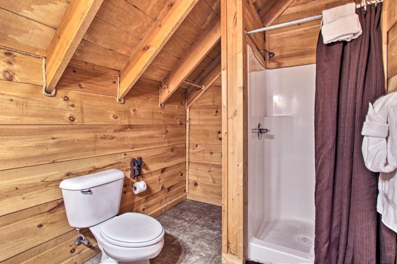 Sevierville Sanctuary Hot Tub, Pool Table And Deck! ภายนอก รูปภาพ