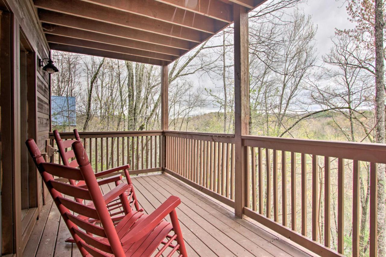 Sevierville Sanctuary Hot Tub, Pool Table And Deck! ภายนอก รูปภาพ